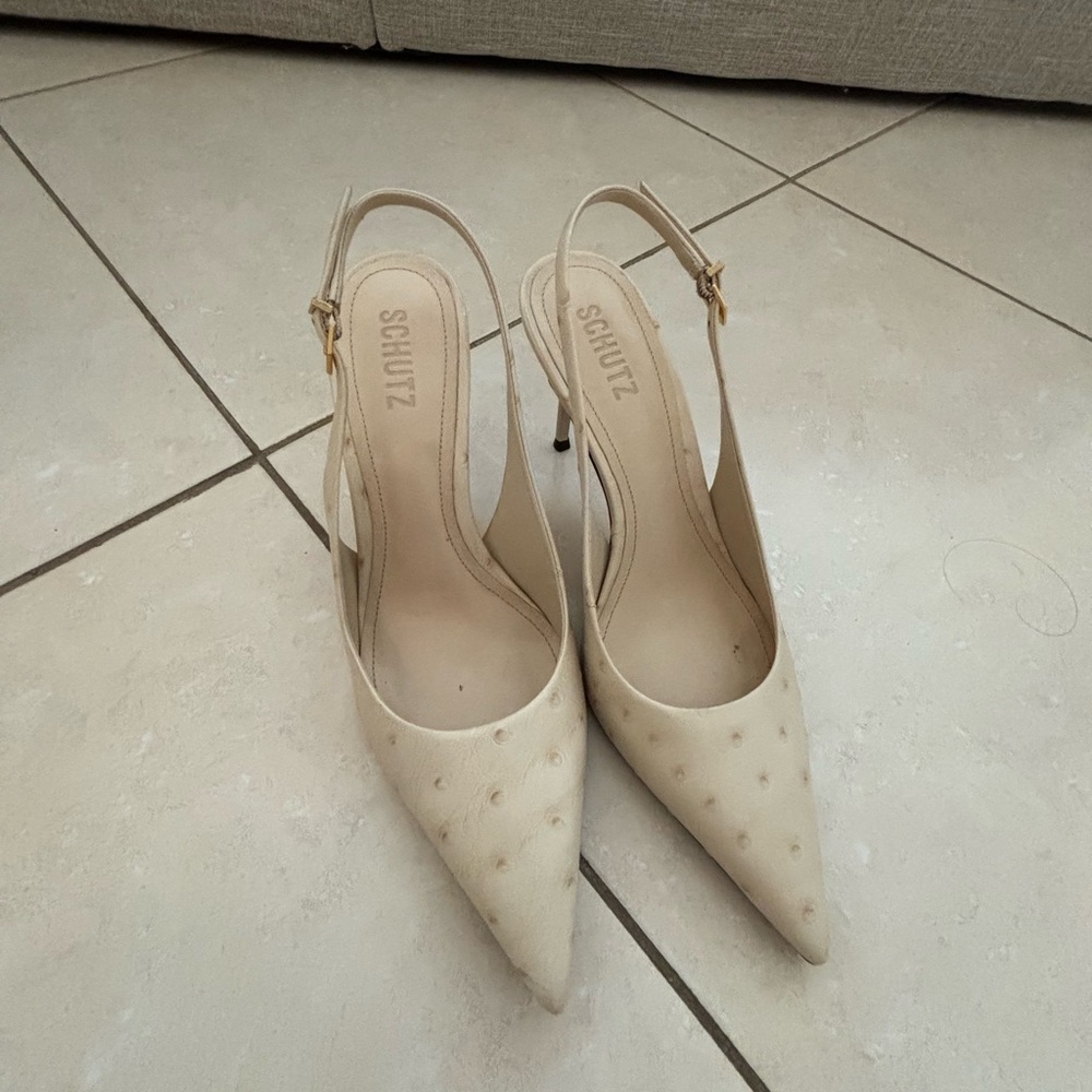 SCHUTZ Ivory/Cream Pointed-Toe Slingback Heels